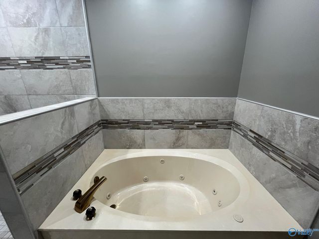 146 Bobwhite Drive, Priceville, AL 35603