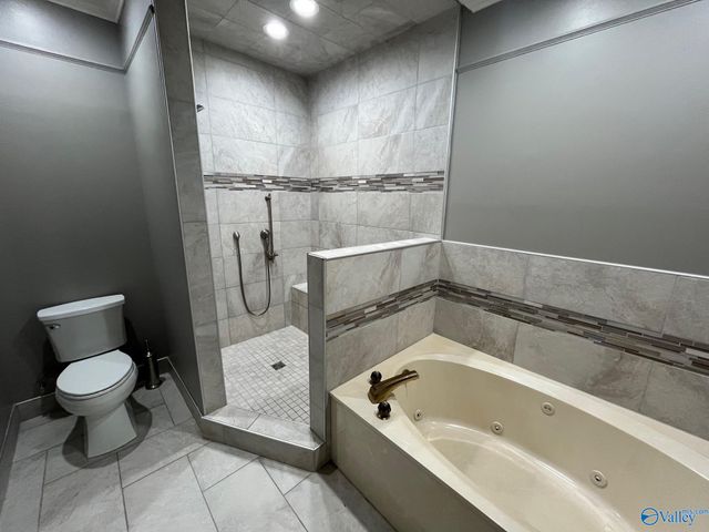 146 Bobwhite Drive, Priceville, AL 35603