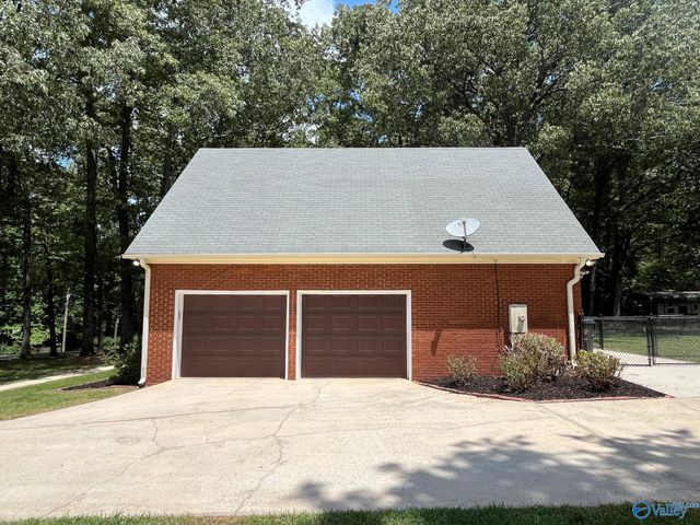 146 Bobwhite Drive, Priceville, AL 35603