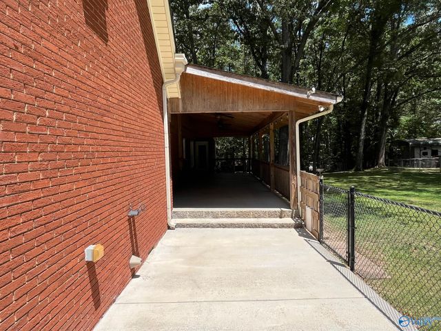 146 Bobwhite Drive, Priceville, AL 35603