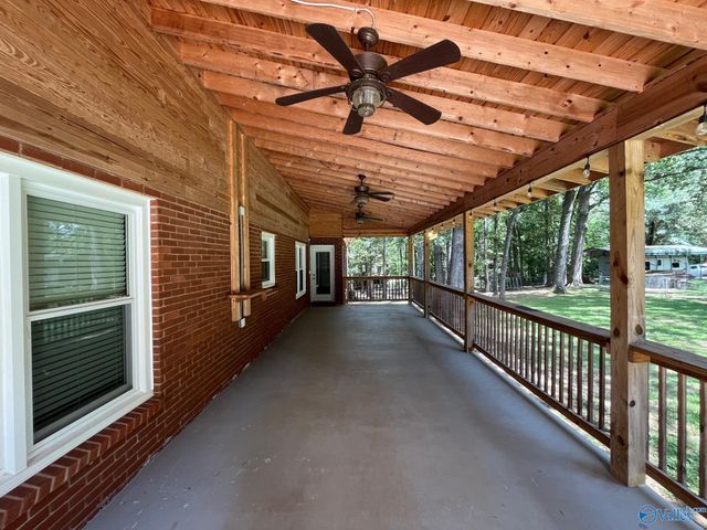 146 Bobwhite Drive, Priceville, AL 35603