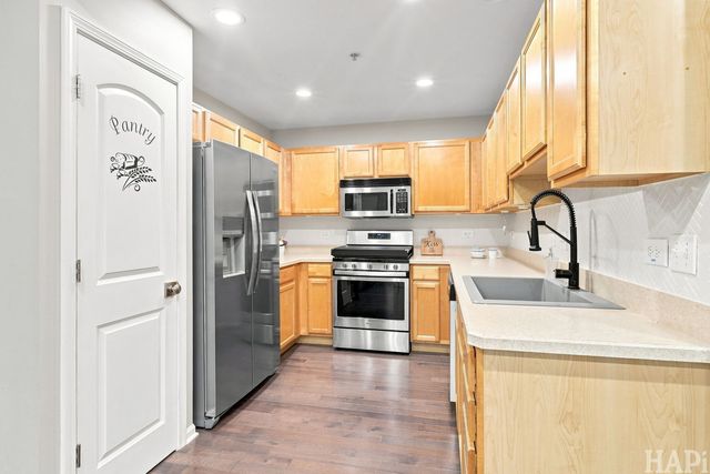 708 E Bayou Court, Fox Lake, IL 60020