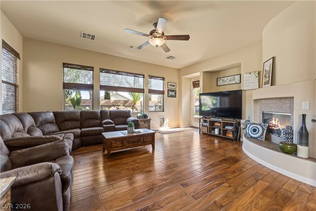 6864 Desert Island Street, Las Vegas, NV 89149