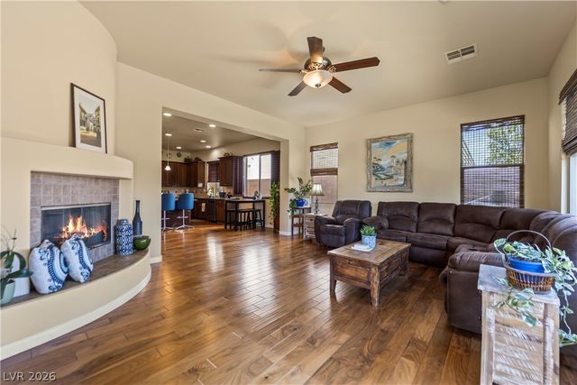 6864 Desert Island Street, Las Vegas, NV 89149