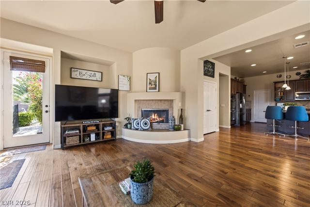 6864 Desert Island Street, Las Vegas, NV 89149