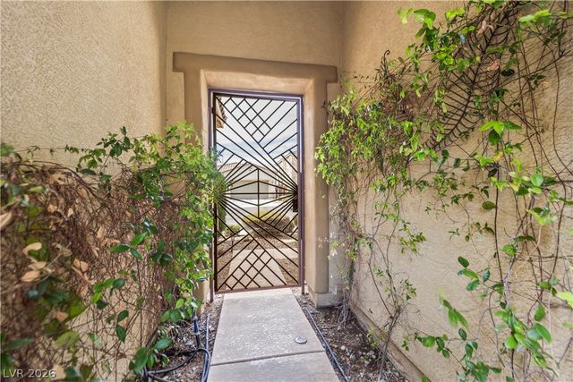 6864 Desert Island Street, Las Vegas, NV 89149