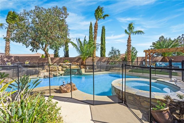 6864 Desert Island Street, Las Vegas, NV 89149