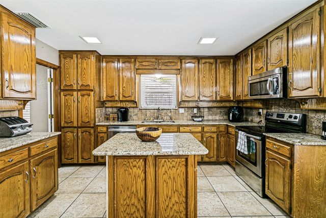 4801 Gaylewood Court, Arlington, TX 76017
