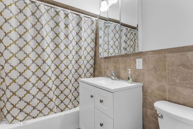 89 Wilson Avenue, Parlin, NJ 08859
