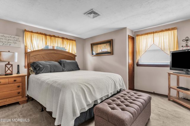 89 Wilson Avenue, Parlin, NJ 08859