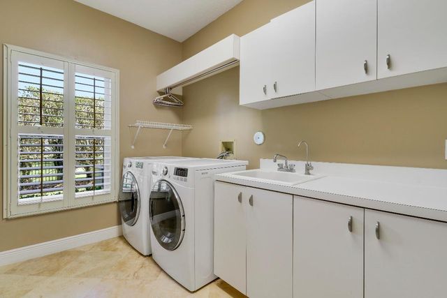 5213 Desert Vixen Road, Palm Beach Gardens, FL 33418