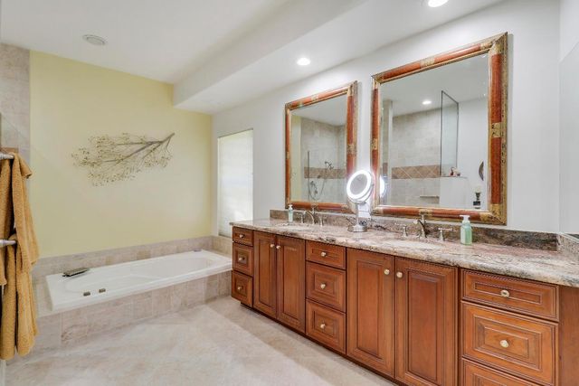 5213 Desert Vixen Road, Palm Beach Gardens, FL 33418