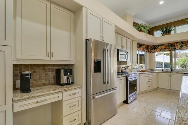 5213 Desert Vixen Road, Palm Beach Gardens, FL 33418