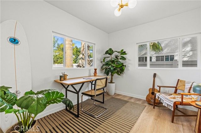 15933 Haynes Street, Van Nuys (los Angeles), CA 91406