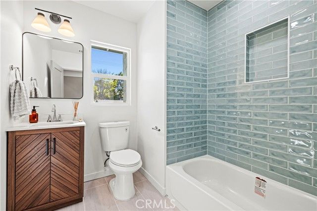 15933 Haynes Street, Van Nuys (los Angeles), CA 91406