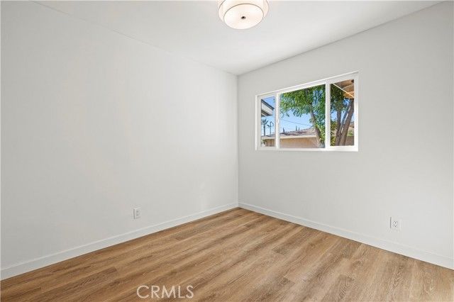 15933 Haynes Street, Van Nuys (los Angeles), CA 91406