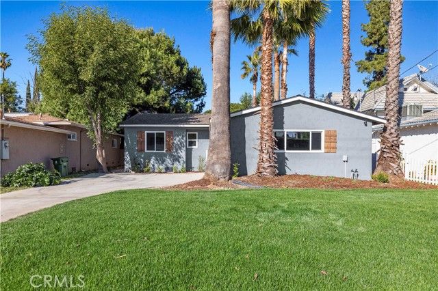 15933 Haynes Street, Van Nuys (los Angeles), CA 91406