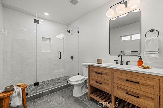 15933 Haynes Street, Van Nuys (los Angeles), CA 91406