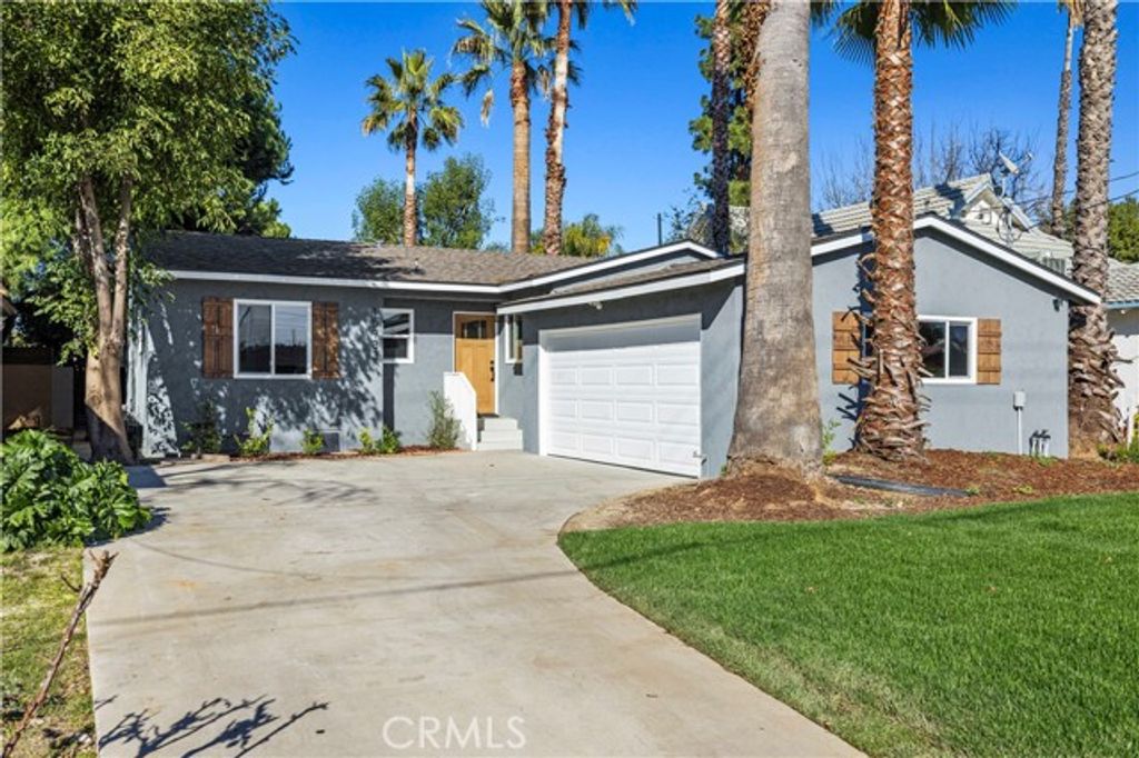 15933 Haynes Street, Van Nuys (los Angeles), CA 91406