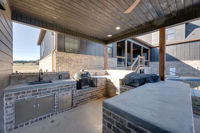 405 Shelbyville Hwy, Fayetteville, TN 37334