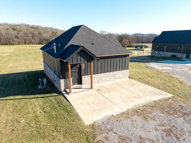 405 Shelbyville Hwy, Fayetteville, TN 37334