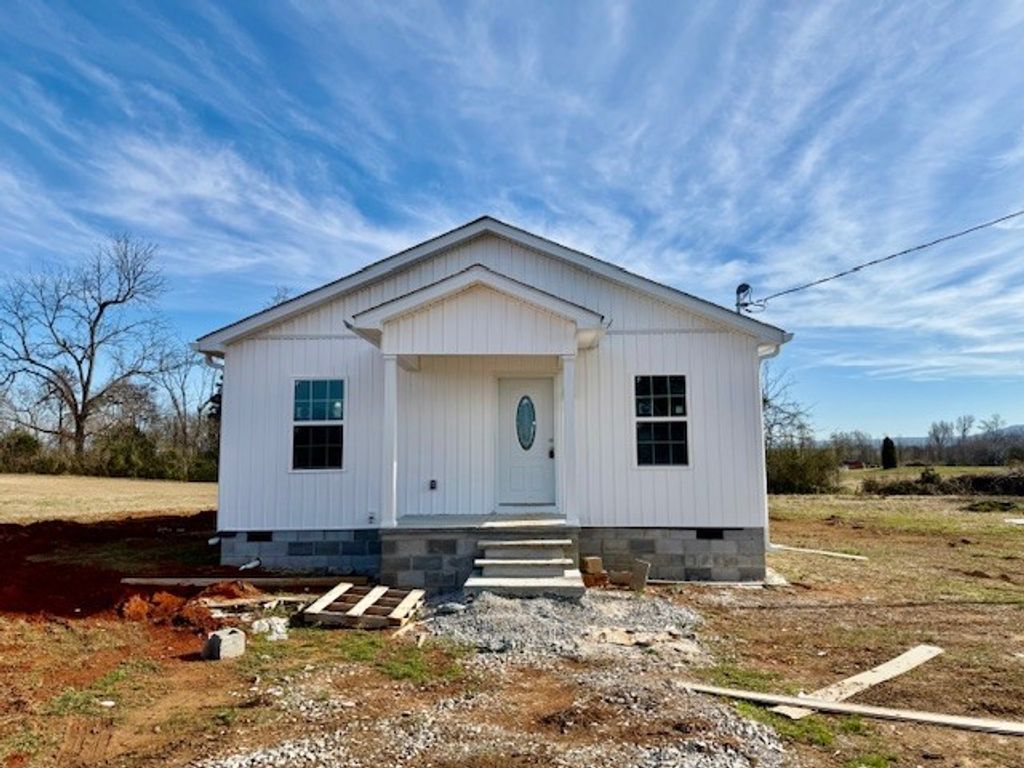 3336 Oak Grove Rd, Decherd, TN 37324