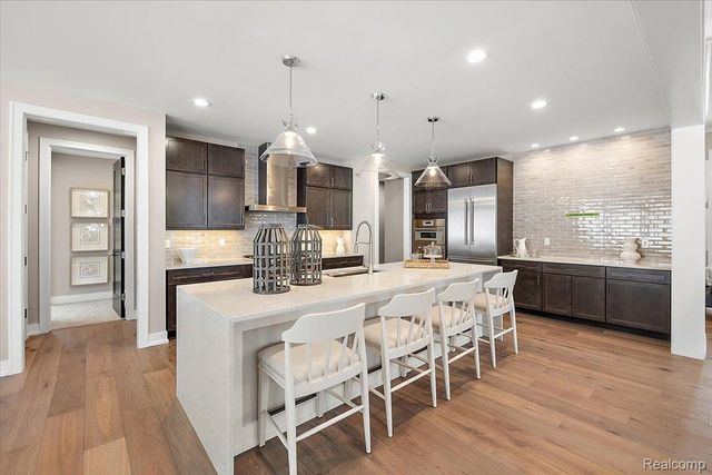 30714 Franklin Hills Court, Farmington Hills, MI 48335