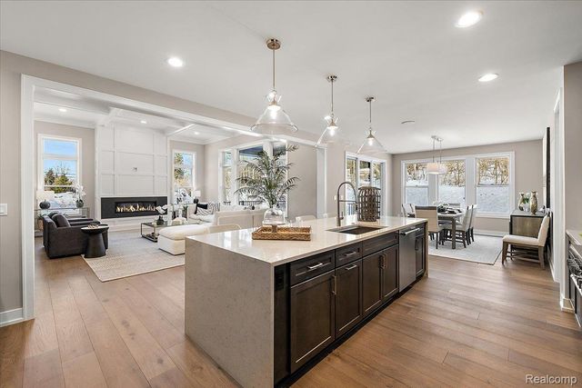 30714 Franklin Hills Court, Farmington Hills, MI 48335