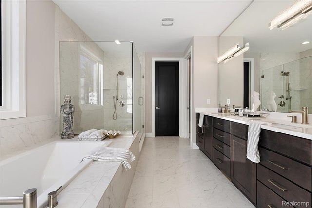 30714 Franklin Hills Court, Farmington Hills, MI 48335