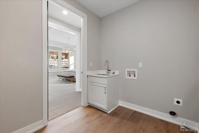 30714 Franklin Hills Court, Farmington Hills, MI 48335