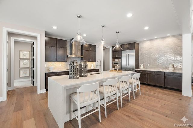 30714 Franklin Hills Court, Farmington Hills, MI 48335