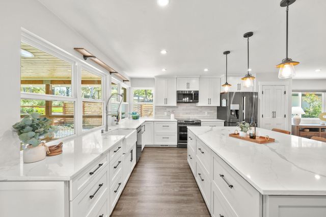 13146 Torrey Pines Dr, Auburn, CA 95602