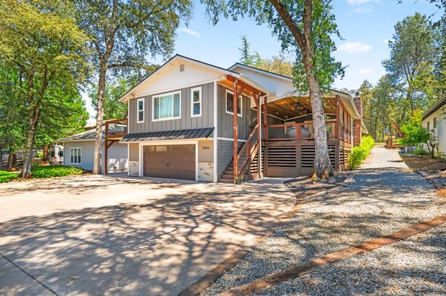 13146 Torrey Pines Dr, Auburn, CA 95602