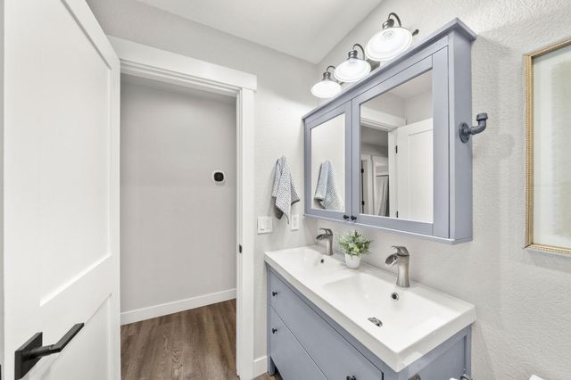 13146 Torrey Pines Dr, Auburn, CA 95602