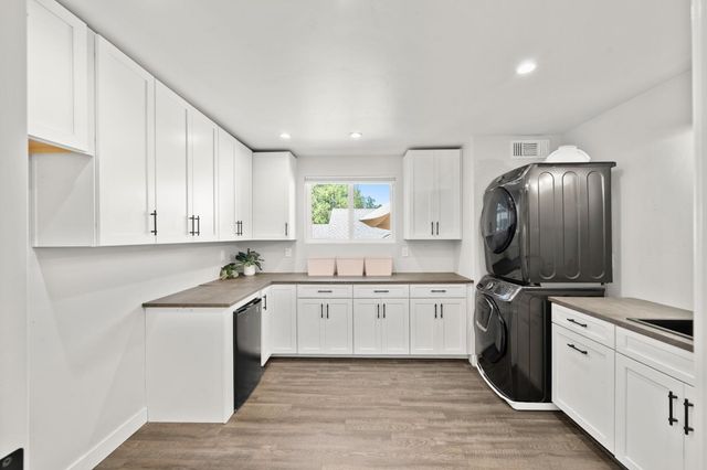 13146 Torrey Pines Dr, Auburn, CA 95602