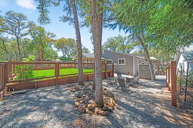 13146 Torrey Pines Dr, Auburn, CA 95602