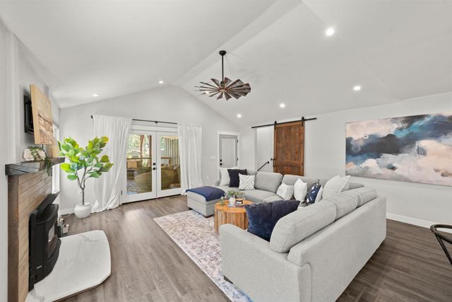 13146 Torrey Pines Dr, Auburn, CA 95602
