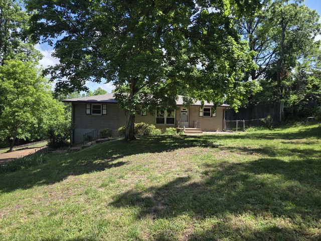 608 Burgundy Dr, Madison, TN 37115
