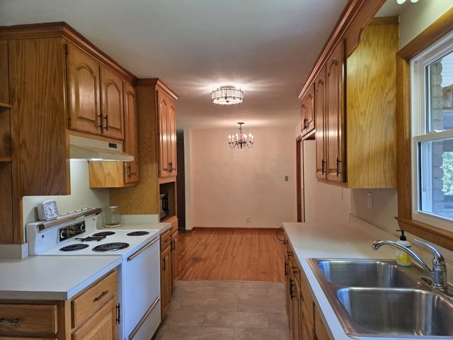608 Burgundy Dr, Madison, TN 37115