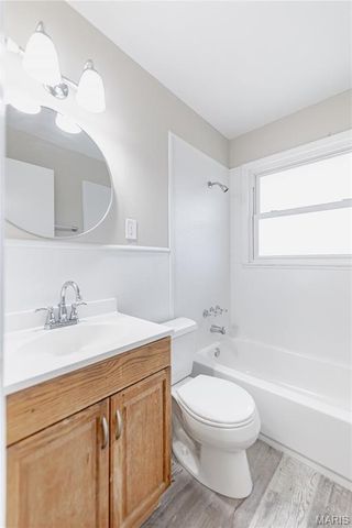 337 Lancashire Road, St Louis, MO 63137
