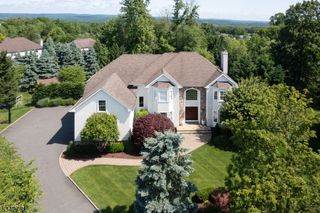 8 Boxwood Way, Warren Twp., NJ 07059