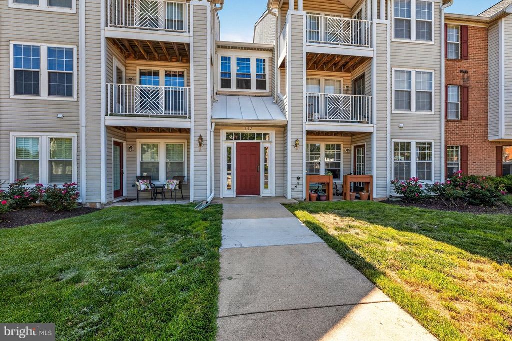 Image 1 of property listing at 697 WINDING STREAM WAY #201, Odenton, MD 21113