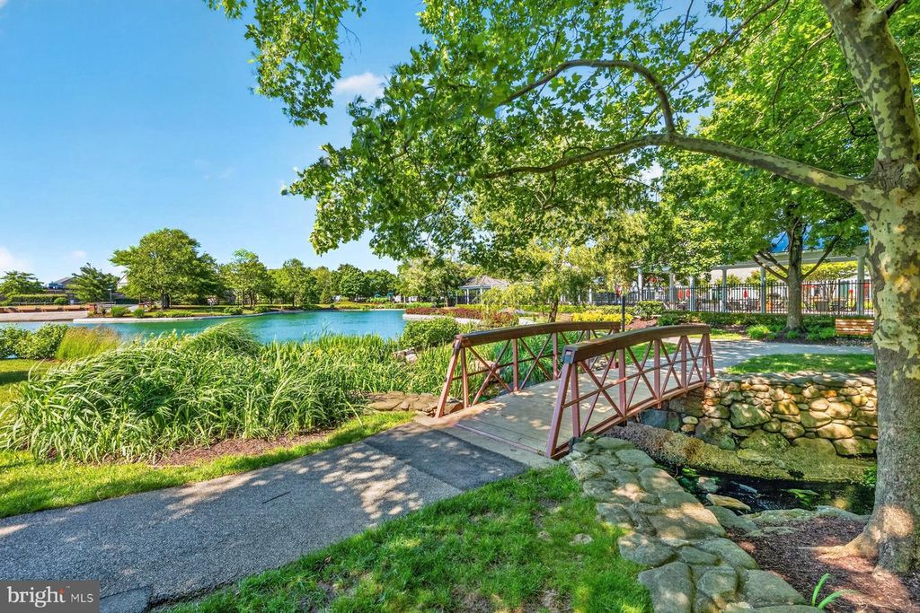 Image 30 of property listing at 697 WINDING STREAM WAY #201, Odenton, MD 21113