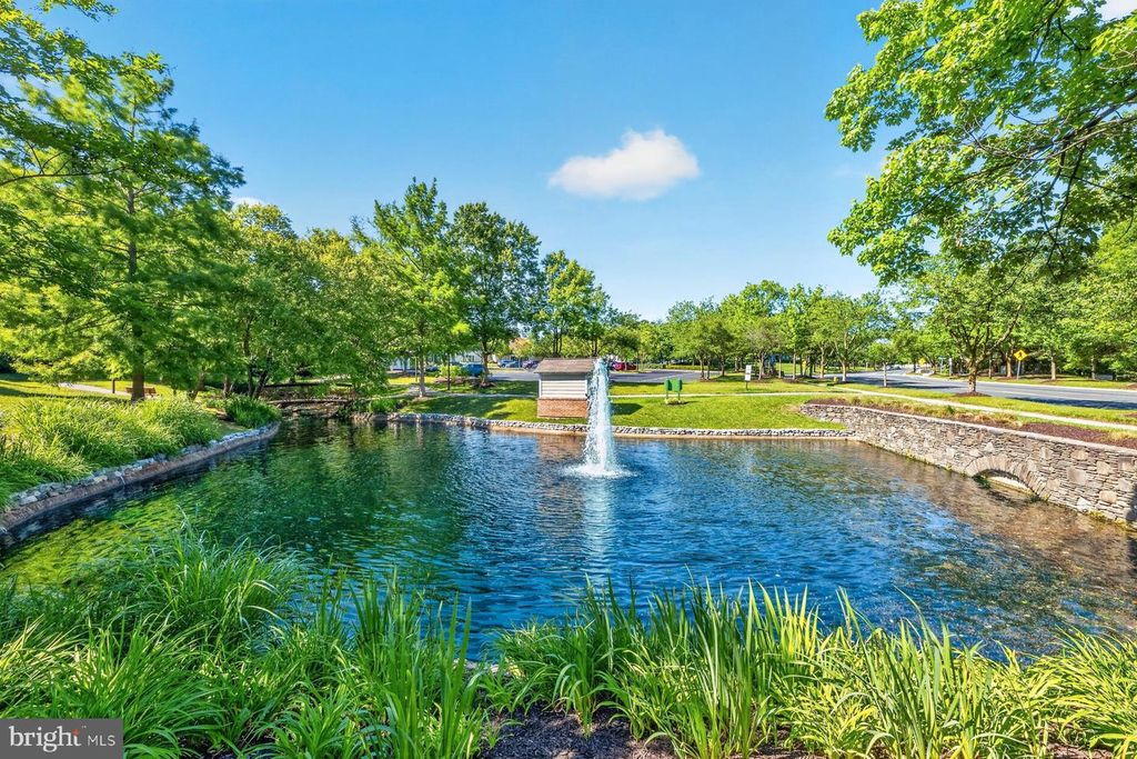 Image 32 of property listing at 697 WINDING STREAM WAY #201, Odenton, MD 21113