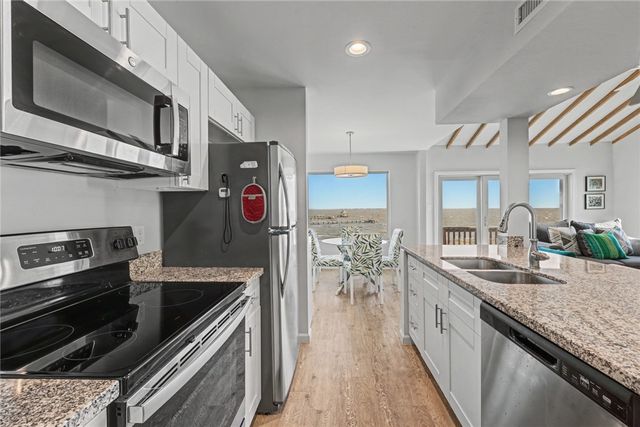 620 S Fulton Beach 705, Rockport, TX 78382