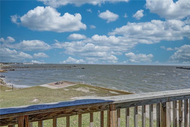 620 S Fulton Beach 705, Rockport, TX 78382
