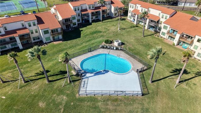 620 S Fulton Beach 705, Rockport, TX 78382