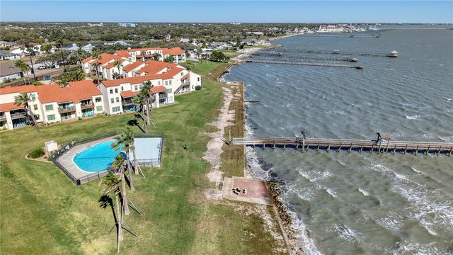 620 S Fulton Beach 705, Rockport, TX 78382