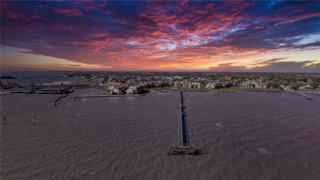 620 S Fulton Beach 705, Rockport, TX 78382