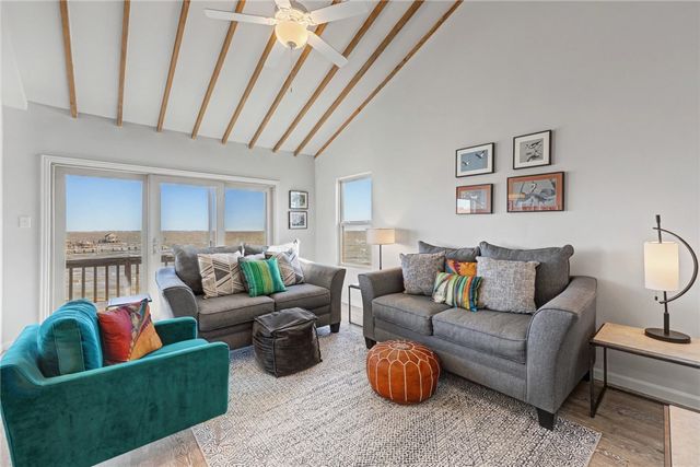 620 S Fulton Beach 705, Rockport, TX 78382